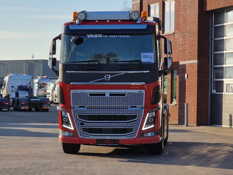 Volvo FH 16.750 6x4 - PTO/Hydraulic - 3.00 WB - Full air - Work Remote - Vlačilec: slika 2 Volvo FH 16.750 6x4 - PTO/Hydraulic - 3.00 WB - Full air - Work Remote - Vlačilec: slika 2