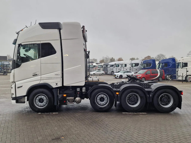 Volvo FH 16.780 8x4*4 Globetrotter XL - 245T GCW - New - Full air - I parkcool - Retarder - Vlačilec: slika 4 Volvo FH 16.780 8x4*4 Globetrotter XL - 245T GCW - New - Full air - I parkcool - Retarder - Vlačilec: slika 4
