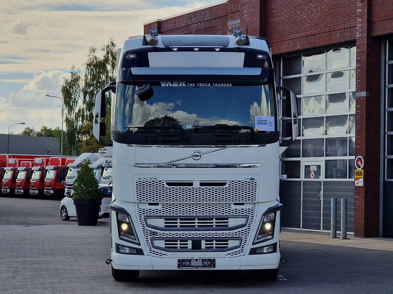 Volvo FH 16.650 6x2 Globetrotter - 28M3 Bulk - Denver Gardner SK18 Compressor - Retarder - Full air - 4.90 WB - Tovornjak cisterna: slika 2 Volvo FH 16.650 6x2 Globetrotter - 28M3 Bulk - Denver Gardner SK18 Compressor - Retarder - Full air - 4.90 WB - Tovornjak cisterna: slika 2