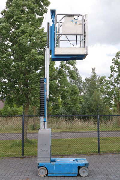 Genie GR-12 | 5.45 METER | 227 KG | MULTIPLE UNITS - Teleskopska dvižna ploščad: slika 4 Genie GR-12 | 5.45 METER | 227 KG | MULTIPLE UNITS - Teleskopska dvižna ploščad: slika 4