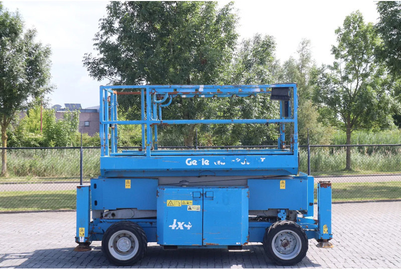 Genie GS-3369 RT | 12 METER | 454 kg - Škarjasta dvižna ploščad: slika 1 Genie GS-3369 RT | 12 METER | 454 kg - Škarjasta dvižna ploščad: slika 1