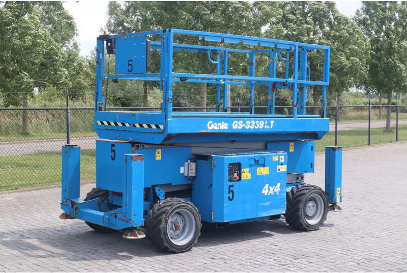 Genie GS-3369 RT | 12 METER | 454 kg - Škarjasta dvižna ploščad: slika 3 Genie GS-3369 RT | 12 METER | 454 kg - Škarjasta dvižna ploščad: slika 3
