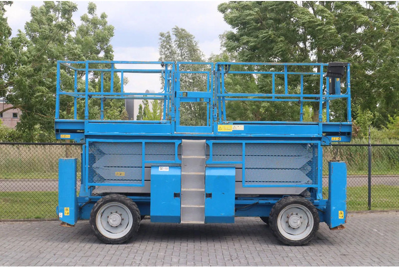 Genie GS-4390 RT | 15 METER | 680 KG - Škarjasta dvižna ploščad: slika 1 Genie GS-4390 RT | 15 METER | 680 KG - Škarjasta dvižna ploščad: slika 1