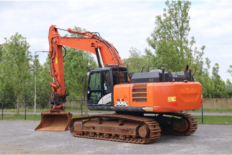Hitachi ZX300 LC-6 | ROTOTILT | BUCKET | GPS - Bager goseničar: slika 3 Hitachi ZX300 LC-6 | ROTOTILT | BUCKET | GPS - Bager goseničar: slika 3