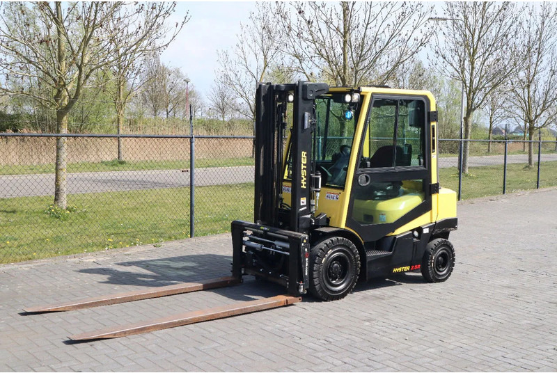 Hyster H2.5 A | BOOM SUSPENSION | SIDESHIFT | FORK EXTENTIONS | FORK POSITIONERS - Diesel viličar: slika 2 Hyster H2.5 A | BOOM SUSPENSION | SIDESHIFT | FORK EXTENTIONS | FORK POSITIONERS - Diesel viličar: slika 2