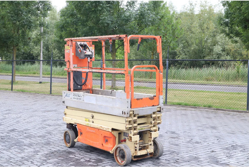 JLG 1930 ES | 7.7 METER | 230 KG - Škarjasta dvižna ploščad: slika 3 JLG 1930 ES | 7.7 METER | 230 KG - Škarjasta dvižna ploščad: slika 3