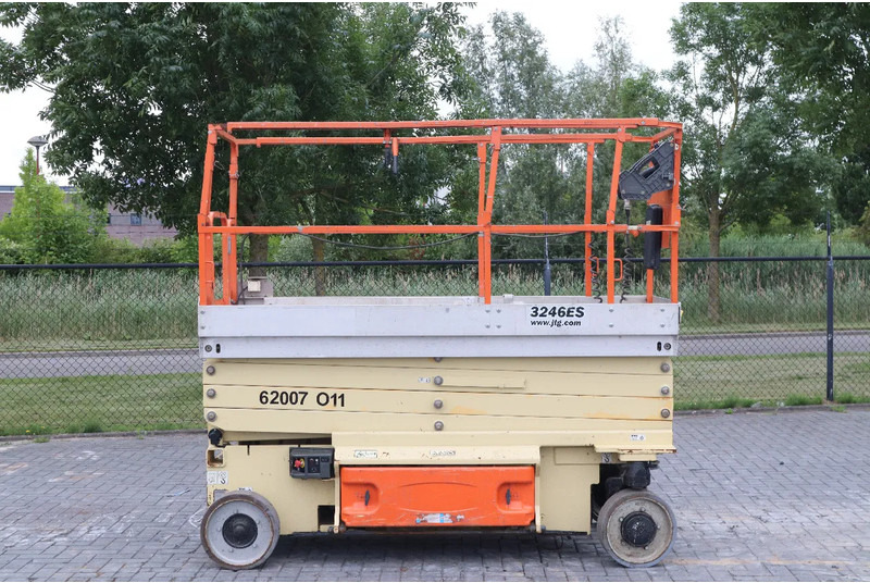 JLG 3246 ES | 12 METER | 320 KG - Škarjasta dvižna ploščad: slika 4 JLG 3246 ES | 12 METER | 320 KG - Škarjasta dvižna ploščad: slika 4