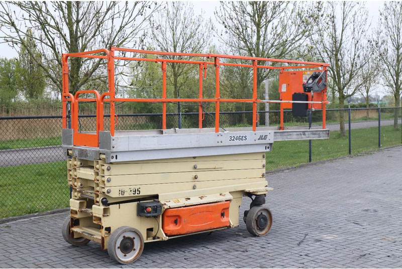 JLG 3246 ES | 12 METER | 320 KG - Škarjasta dvižna ploščad: slika 5 JLG 3246 ES | 12 METER | 320 KG - Škarjasta dvižna ploščad: slika 5