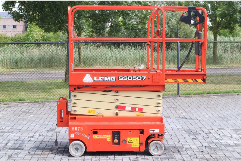 LGMG SS0507 | 6.3 METER | 230 KG | GS-1330 | ES1330 - Škarjasta dvižna ploščad: slika 4 LGMG SS0507 | 6.3 METER | 230 KG | GS-1330 | ES1330 - Škarjasta dvižna ploščad: slika 4