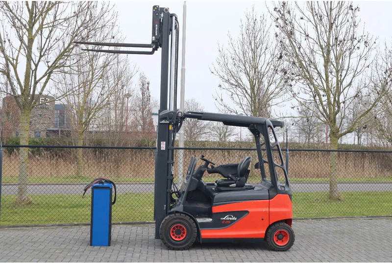 Linde E25 R-01 ROADSTER | DEMO | SIDESHIFT | FORK SPREADERS - Električni viličar: slika 1 Linde E25 R-01 ROADSTER | DEMO | SIDESHIFT | FORK SPREADERS - Električni viličar: slika 1