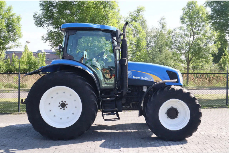 New Holland TS135A | 40 KM/H | 4X4 | SUPERSTEER - Traktor: slika 4 New Holland TS135A | 40 KM/H | 4X4 | SUPERSTEER - Traktor: slika 4
