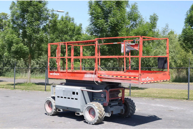 Skyjack SJ 6832 RTE | 12 METER | 454 KG - Škarjasta dvižna ploščad: slika 5 Skyjack SJ 6832 RTE | 12 METER | 454 KG - Škarjasta dvižna ploščad: slika 5