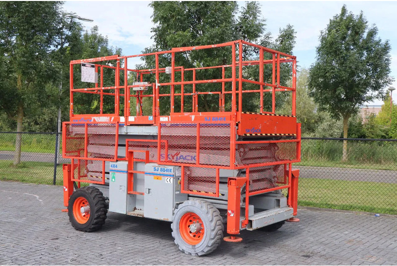 Skyjack SJ8841 E | 14.5 METER | 681 KG - Škarjasta dvižna ploščad: slika 2 Skyjack SJ8841 E | 14.5 METER | 681 KG - Škarjasta dvižna ploščad: slika 2
