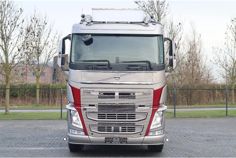 Volvo FH 540 | 6X4 | TANDEMLIFT | RETARDER | 80 TON | BIG AXLES | EURO 6 - Vlačilec: slika 2 Volvo FH 540 | 6X4 | TANDEMLIFT | RETARDER | 80 TON | BIG AXLES | EURO 6 - Vlačilec: slika 2