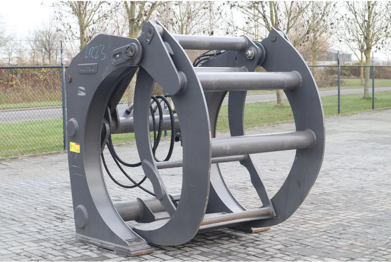 Volvo 80834 | 1.8 M2 | L60/L70/L90 | LOG GRAPPLE | HOLZGREIFER | WOOD CLAMP - Gozdarska prikolica: slika 3 Volvo 80834 | 1.8 M2 | L60/L70/L90 | LOG GRAPPLE | HOLZGREIFER | WOOD CLAMP - Gozdarska prikolica: slika 3