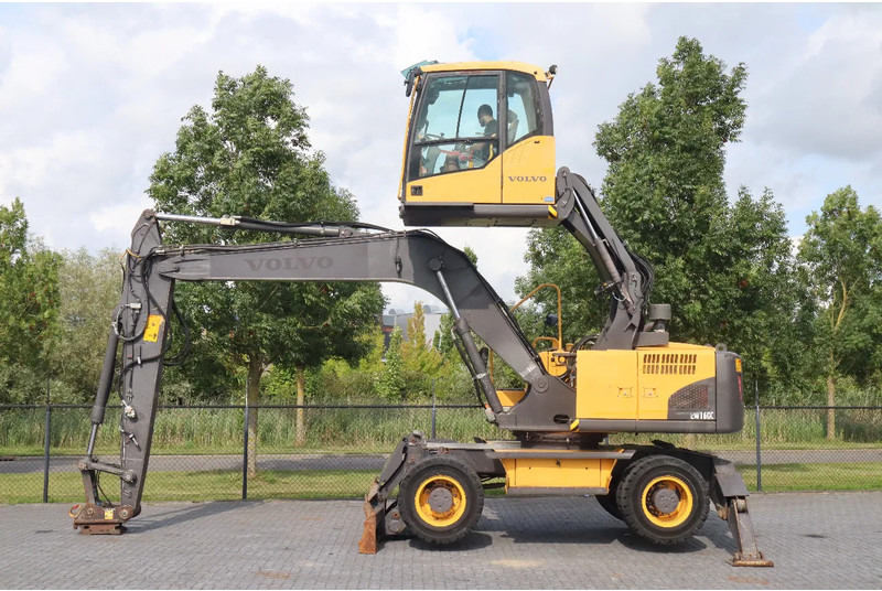 Volvo EW160 C | QUICK COUPLER | ELEVATING CABIN | UMSCHLAG - Bager za prekladanje primarnih/ Sekundarnih surovin: slika 1 Volvo EW160 C | QUICK COUPLER | ELEVATING CABIN | UMSCHLAG - Bager za prekladanje primarnih/ Sekundarnih surovin: slika 1