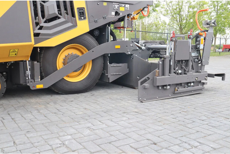 Stroj za asfalterska dela Volvo P2870 D ABG | ASPHALT PAVER | NEW / UNUSED | BOMAG BF300: slika 9