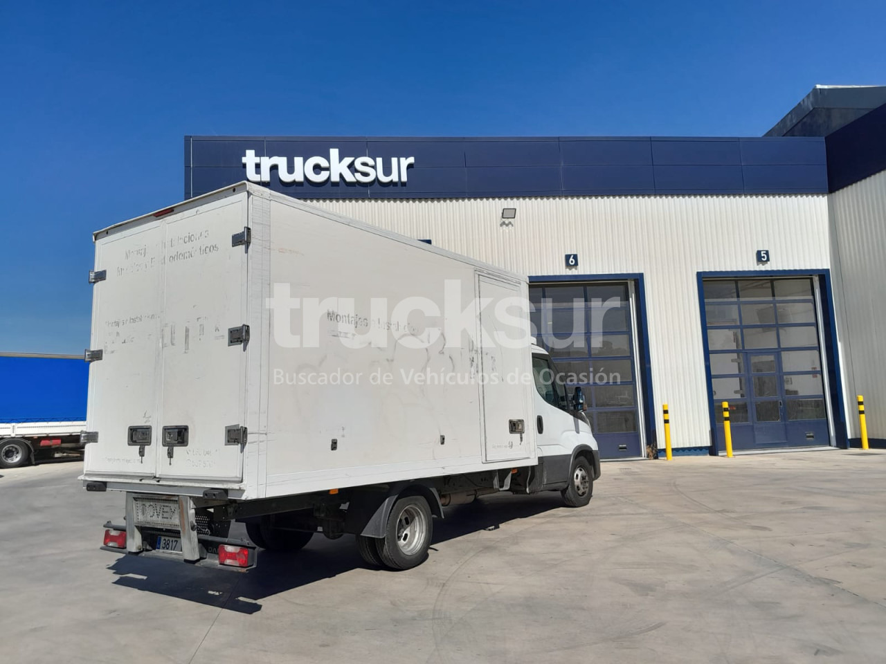 IVECO 35C16 GV - Dostavno vozilo z zabojnikom: slika 3 IVECO 35C16 GV - Dostavno vozilo z zabojnikom: slika 3