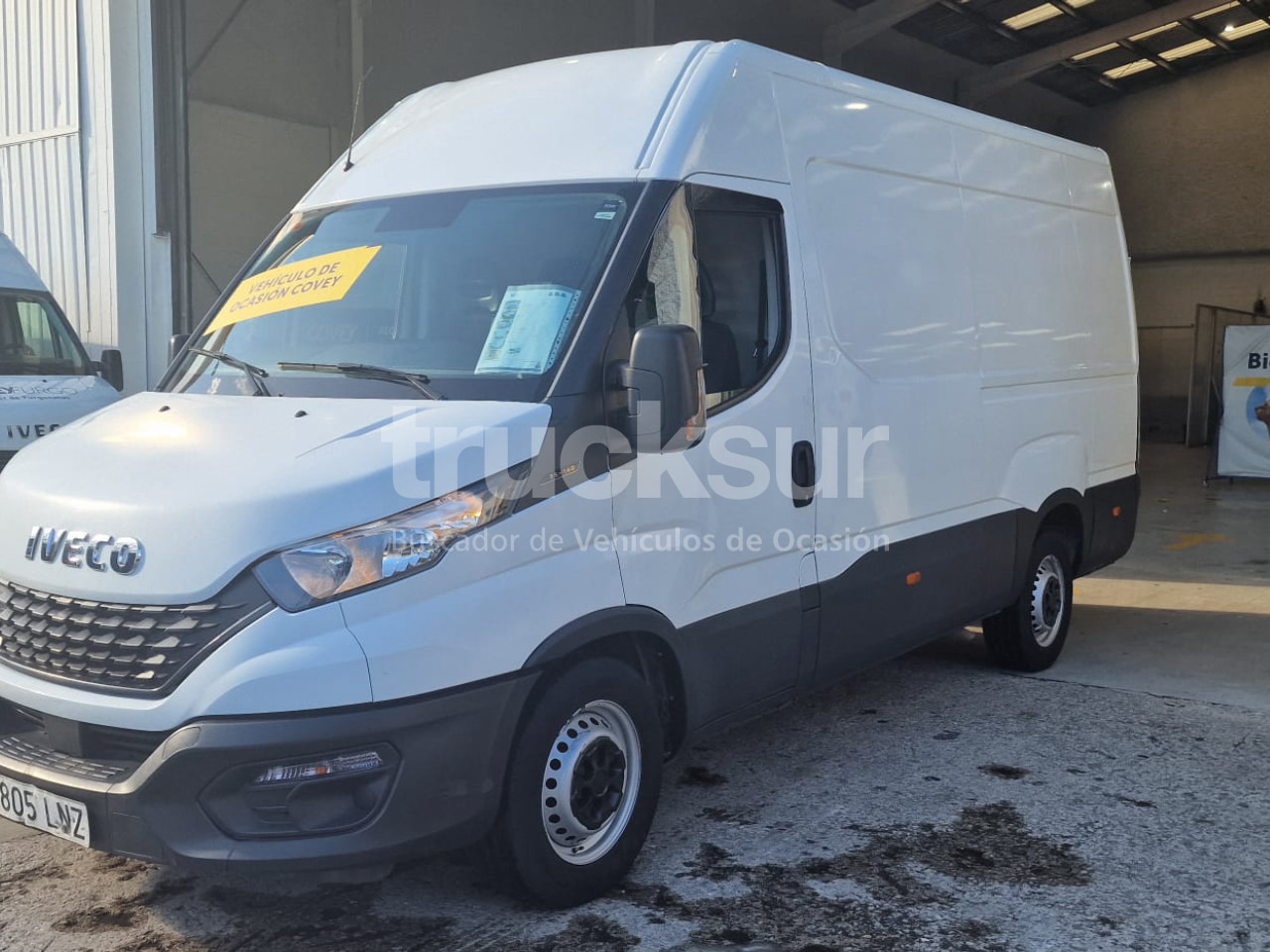 IVECO 35S14 12M3 - Dostavno vozilo z zabojnikom: slika 2 IVECO 35S14 12M3 - Dostavno vozilo z zabojnikom: slika 2