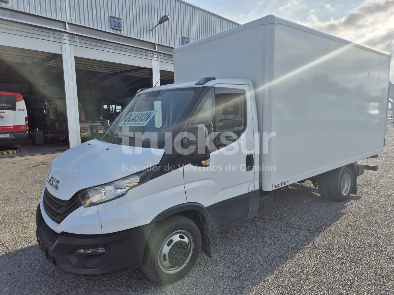 IVECO DAILY 35C16H - Dostavno vozilo z zabojnikom: slika 1 IVECO DAILY 35C16H - Dostavno vozilo z zabojnikom: slika 1