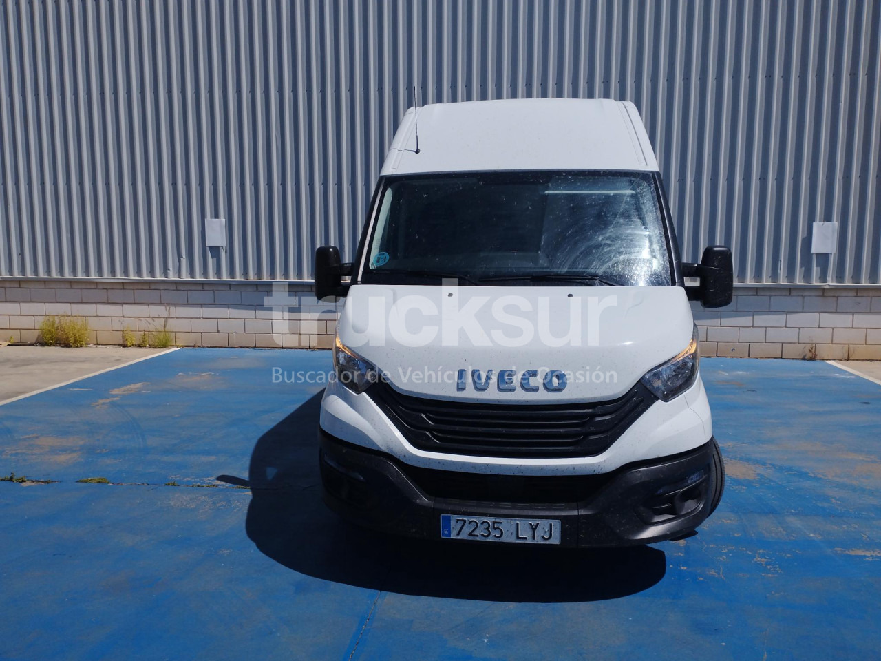 IVECO DAILY 35S16 F 12M3 - Dostavno vozilo z zabojnikom: slika 3 IVECO DAILY 35S16 F 12M3 - Dostavno vozilo z zabojnikom: slika 3