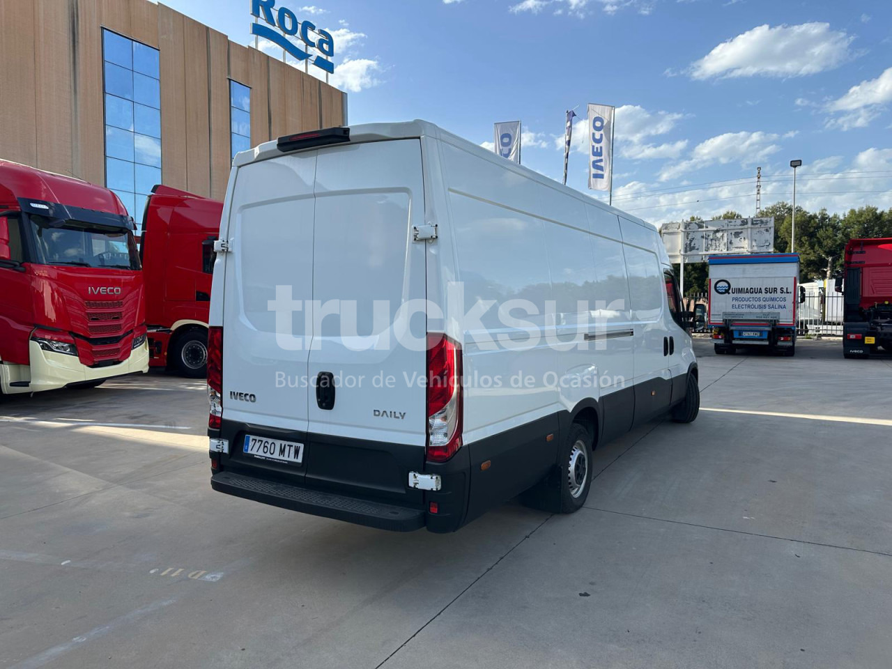 IVECO DAILY 35S16 F 16M3 - Dostavno vozilo z zabojnikom: slika 4 IVECO DAILY 35S16 F 16M3 - Dostavno vozilo z zabojnikom: slika 4