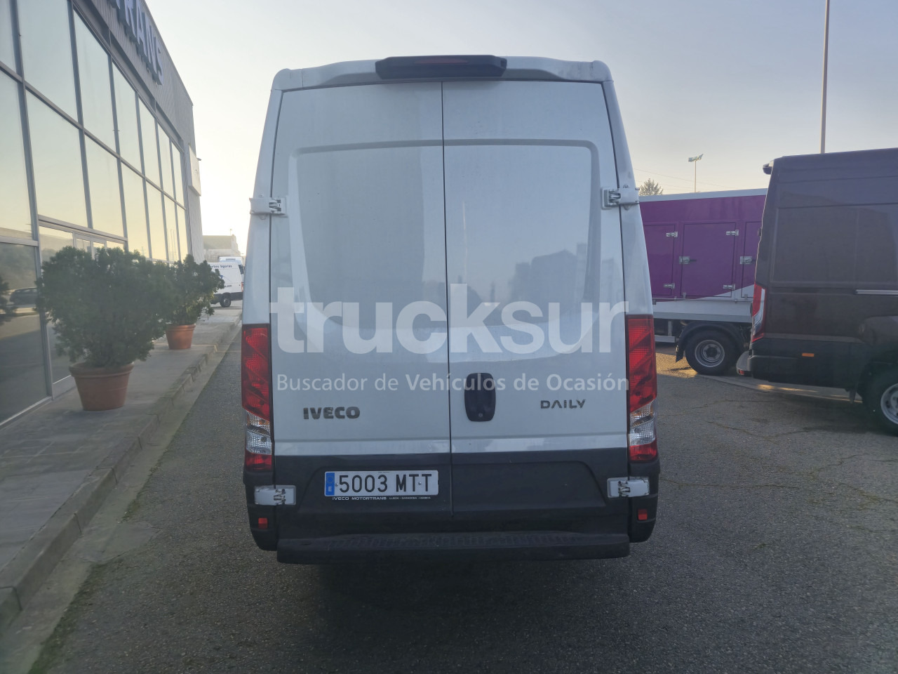 IVECO DAILY 35S16V 12M3 - Dostavno vozilo z zabojnikom: slika 5 IVECO DAILY 35S16V 12M3 - Dostavno vozilo z zabojnikom: slika 5