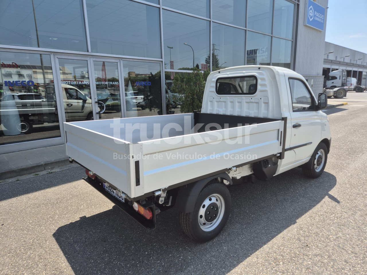 IVECO PIAGGIO PORTER 1.5I LONG RANGE - Dostavno vozilo s kesonom: slika 3 IVECO PIAGGIO PORTER 1.5I LONG RANGE - Dostavno vozilo s kesonom: slika 3