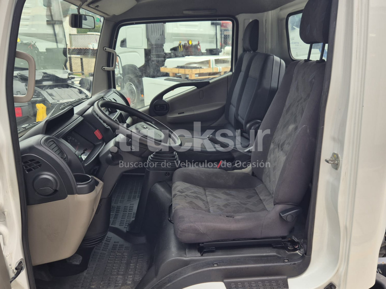 Tovornjak-šasija NISSAN NT 400: slika 9