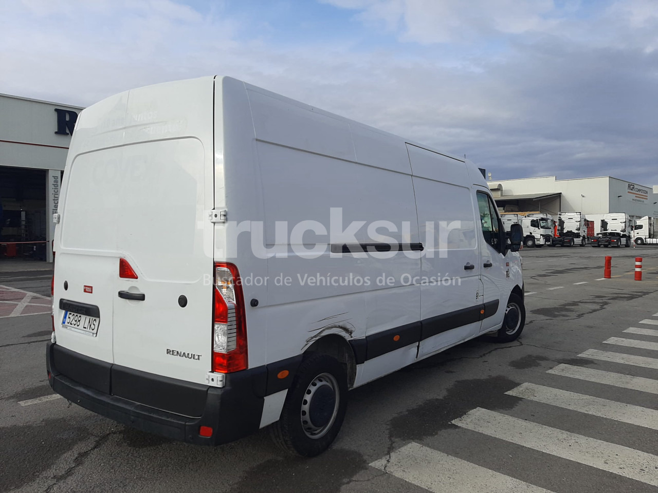 RENAULT 130.35 L3H2 - Dostavno vozilo z zabojnikom: slika 4 RENAULT 130.35 L3H2 - Dostavno vozilo z zabojnikom: slika 4