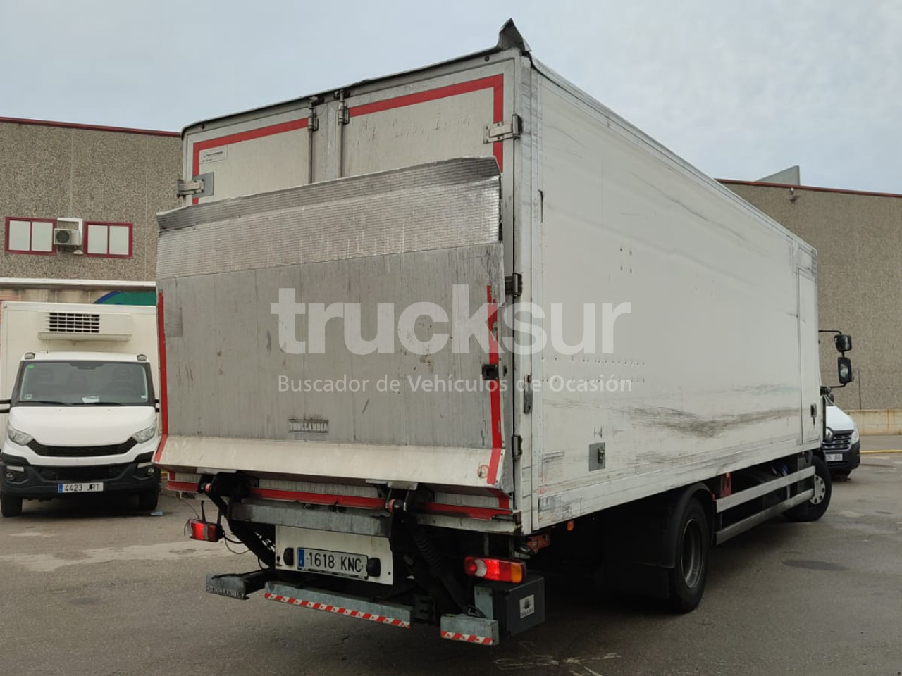 RENAULT D 14.240 - Tovornjak zabojnik: slika 3 RENAULT D 14.240 - Tovornjak zabojnik: slika 3