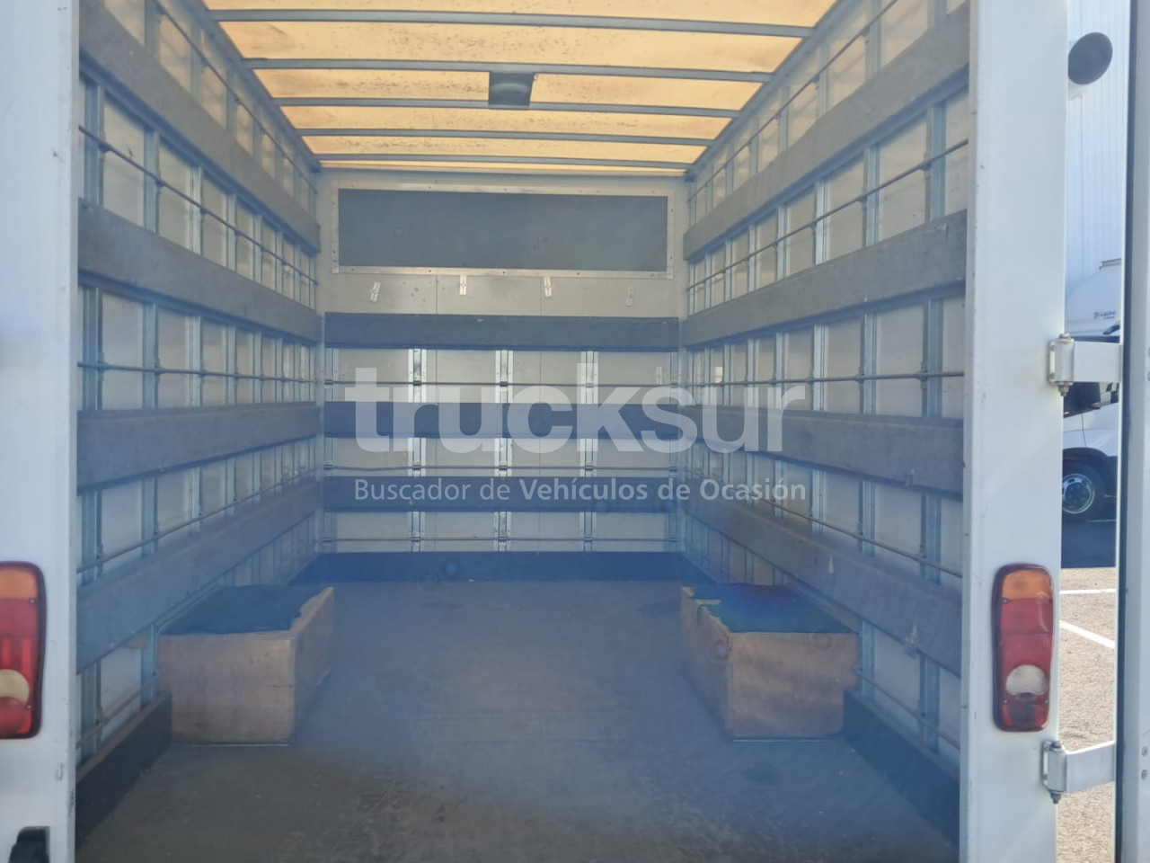 RENAULT MASTER 130.35 - Dostavno vozilo z zabojnikom: slika 5 RENAULT MASTER 130.35 - Dostavno vozilo z zabojnikom: slika 5