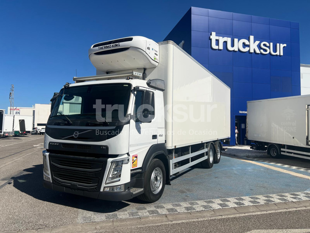 VOLVO FM450 ejes 6x2*4 - Tovornjak hladilnik: slika 1 VOLVO FM450 ejes 6x2*4 - Tovornjak hladilnik: slika 1