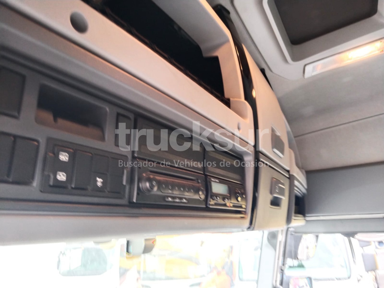 Vlačilec RENAULT T480 SLEEPER CAB: slika 17