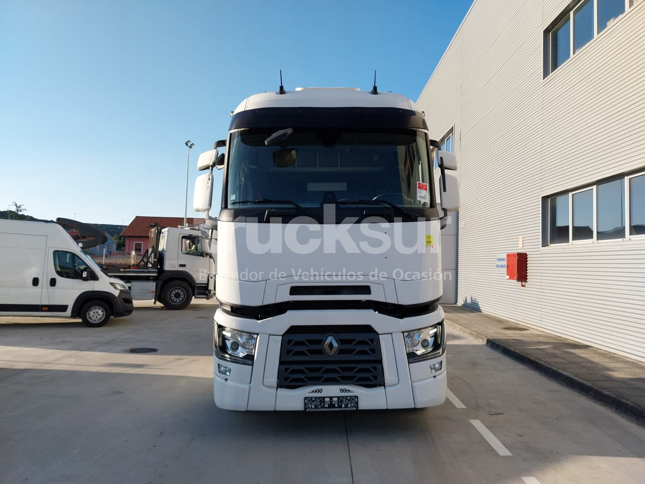 RENAULT T520 HIGH SLEEPER CAB - Vlačilec: slika 1 RENAULT T520 HIGH SLEEPER CAB - Vlačilec: slika 1