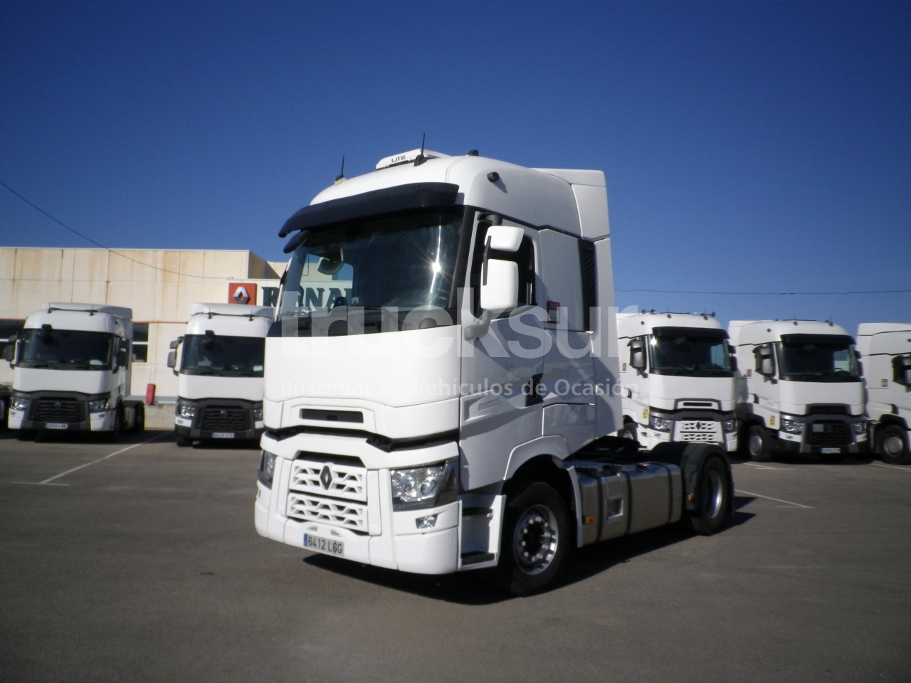 RENAULT T520 HIGH SLEEPER CAB - Vlačilec: slika 1 RENAULT T520 HIGH SLEEPER CAB - Vlačilec: slika 1