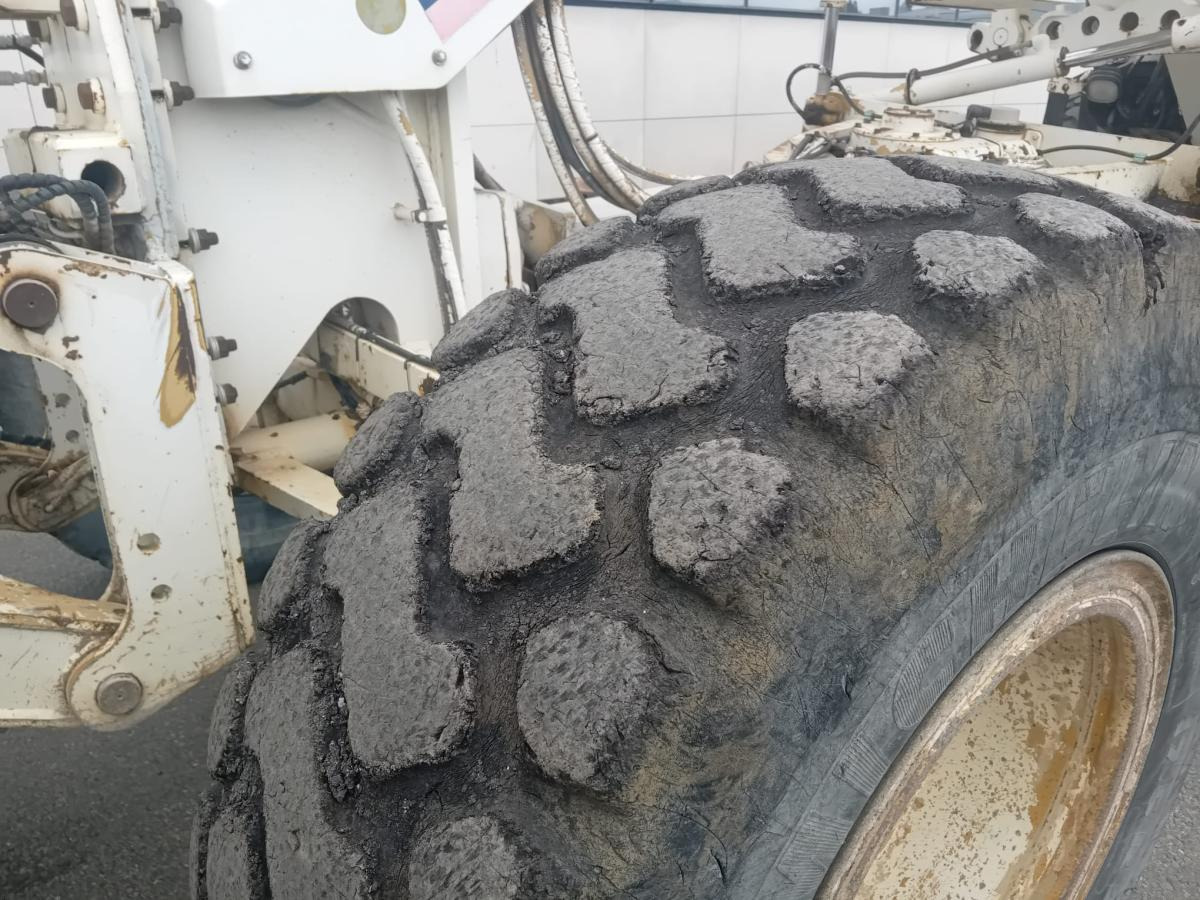 Caterpillar 12H - Greder: slika 2 Caterpillar 12H - Greder: slika 2