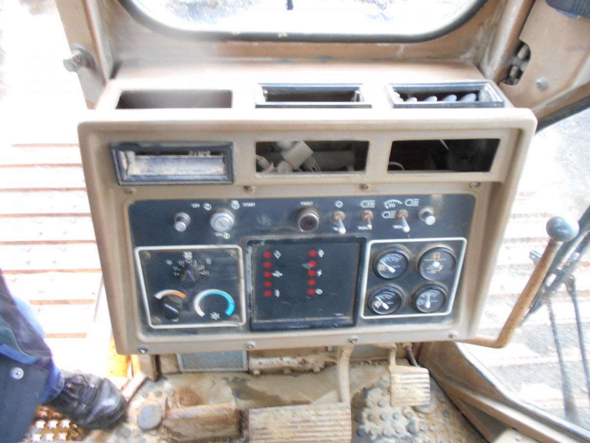 Buldožer Caterpillar D5HLG: slika 8