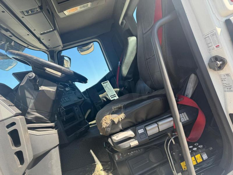 Kotalni prekucni tovornjak Renault Gamme C 380: slika 14