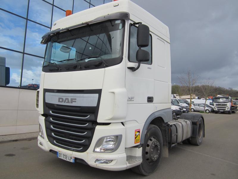 DAF XF105 460 - Vlačilec: slika 1 DAF XF105 460 - Vlačilec: slika 1