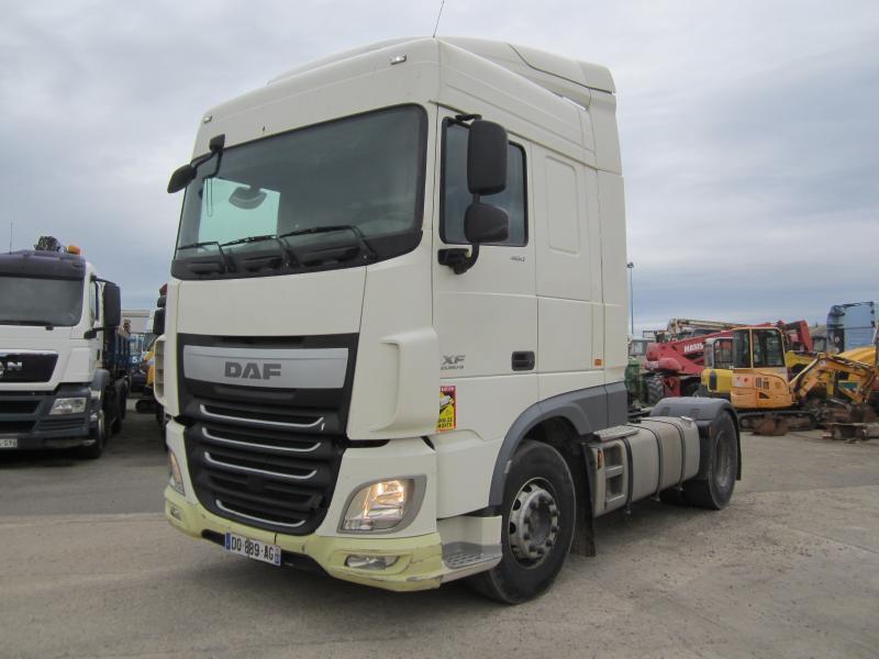 DAF XF105 460 - Vlačilec: slika 1 DAF XF105 460 - Vlačilec: slika 1