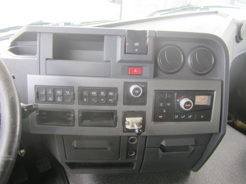 Vlačilec Renault Gamme T 460: slika 15