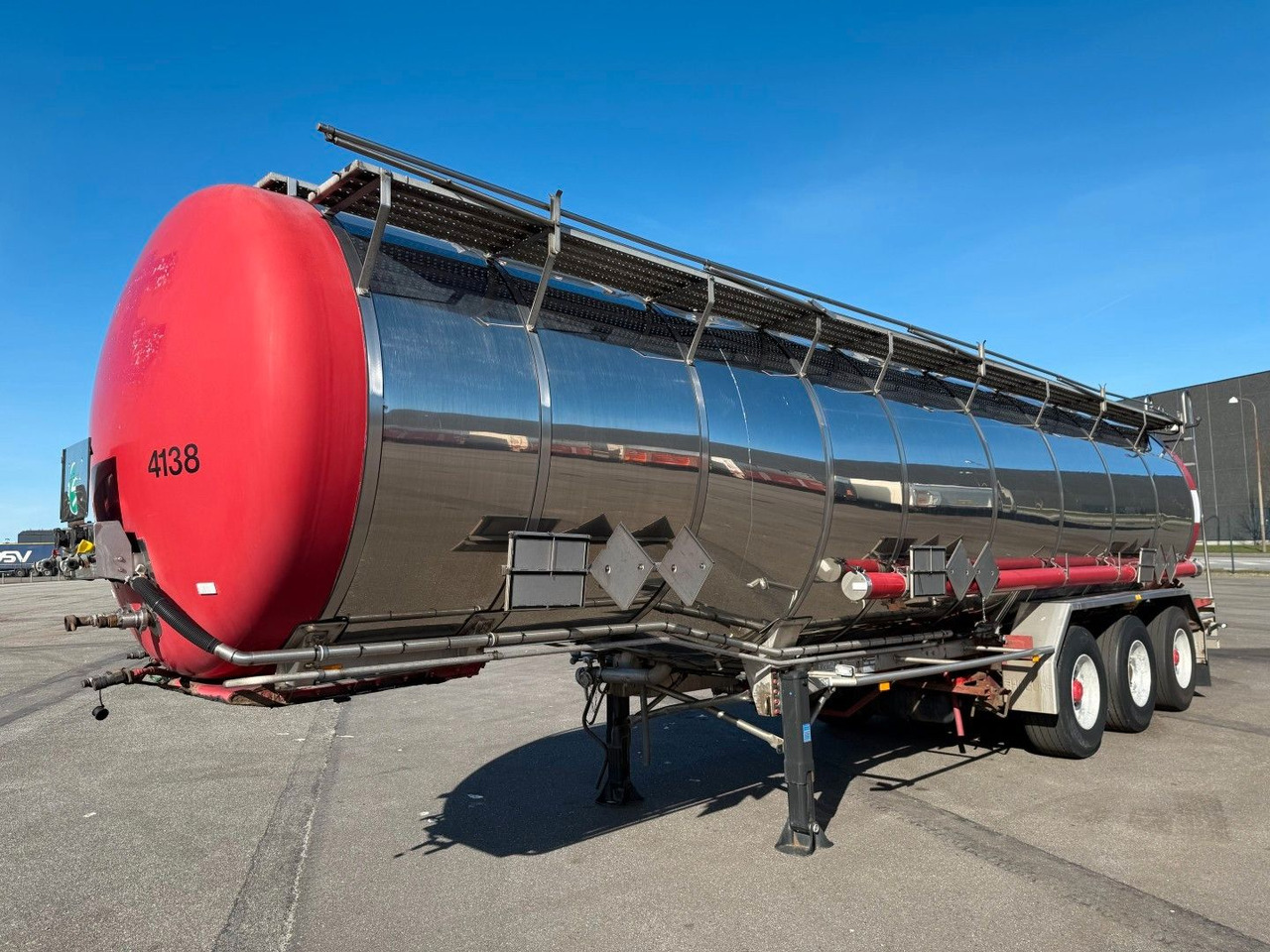 Burg 3 compartments 32.200 L ADR - Polprikolica cisterna: slika 1 Burg 3 compartments 32.200 L ADR - Polprikolica cisterna: slika 1