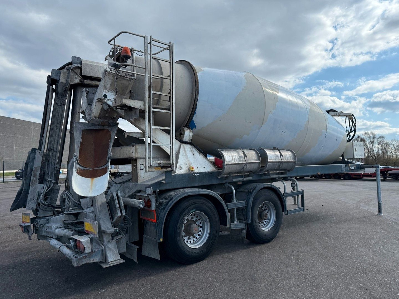De Buf BM 12-36-2SPR w/ Belt Theam TSR15 / Beton - Polprikolica mešalec betona: slika 4 De Buf BM 12-36-2SPR w/ Belt Theam TSR15 / Beton - Polprikolica mešalec betona: slika 4