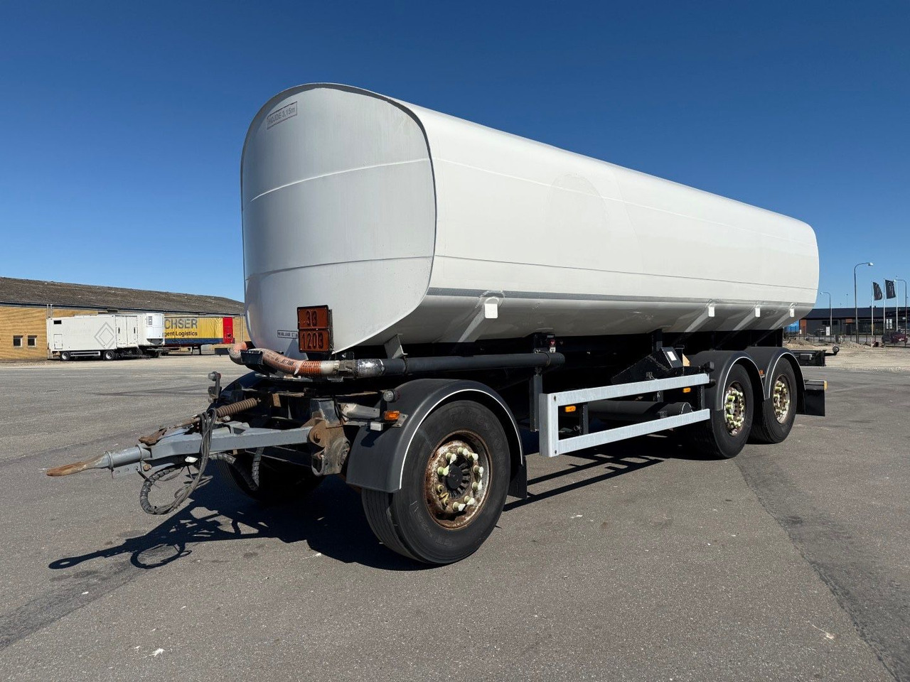 Eurotank 3 axle ET-26-4 ADR 25.500 L 4 Room - Prikolica cisterna: slika 1 Eurotank 3 axle ET-26-4 ADR 25.500 L 4 Room - Prikolica cisterna: slika 1