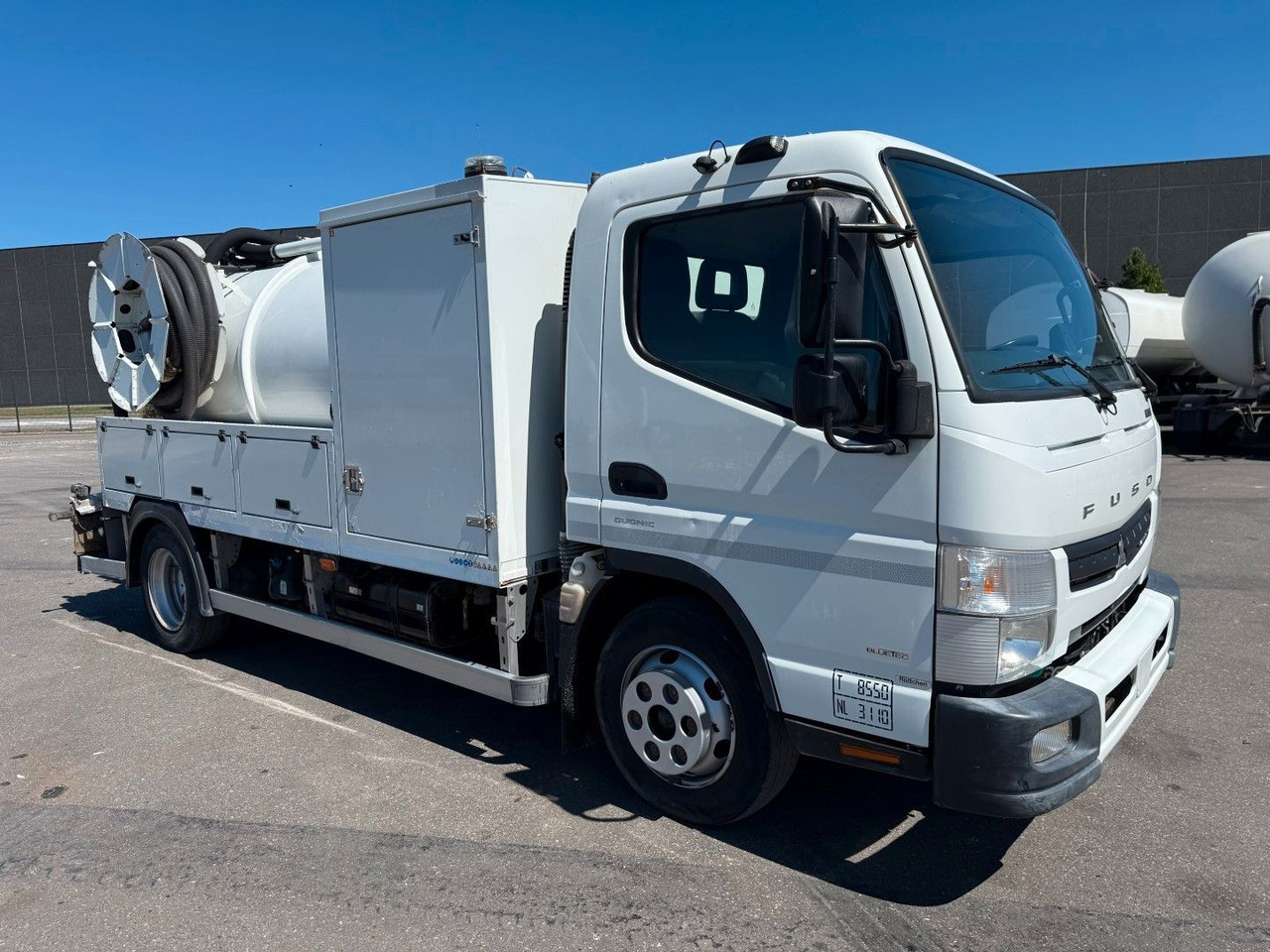 FUSO Canter 9C18 Duonic Rioned 3500 l. Kombi Euro 6 - Vakuumski tovornjak: slika 2 FUSO Canter 9C18 Duonic Rioned 3500 l. Kombi Euro 6 - Vakuumski tovornjak: slika 2