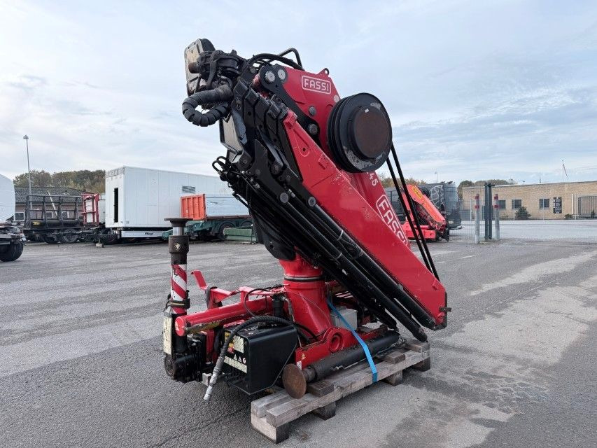 Fassi F245A.2.25 E-Dynamic Radio Remote / Crane - Tovornjak z dvigalom: slika 2 Fassi F245A.2.25 E-Dynamic Radio Remote / Crane - Tovornjak z dvigalom: slika 2
