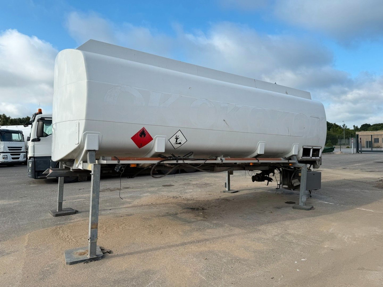HMK Bilcon 23.800 L ADR Tank - Tovornjak cisterna: slika 1 HMK Bilcon 23.800 L ADR Tank - Tovornjak cisterna: slika 1