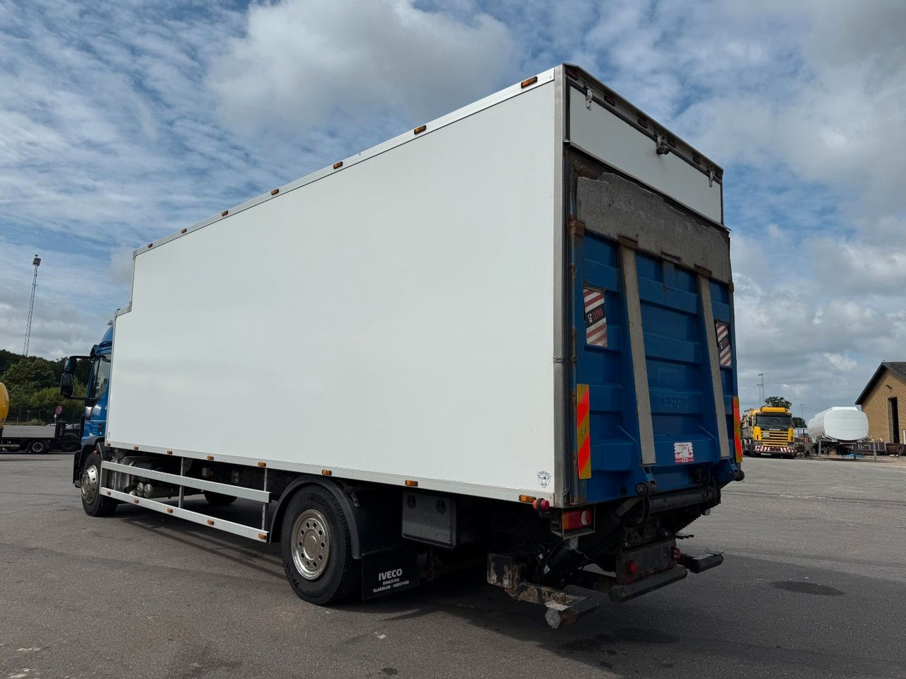Iveco EuroCargo 180 E28 4x2 Thermo King T-1000R - Tovornjak hladilnik: slika 4 Iveco EuroCargo 180 E28 4x2 Thermo King T-1000R - Tovornjak hladilnik: slika 4