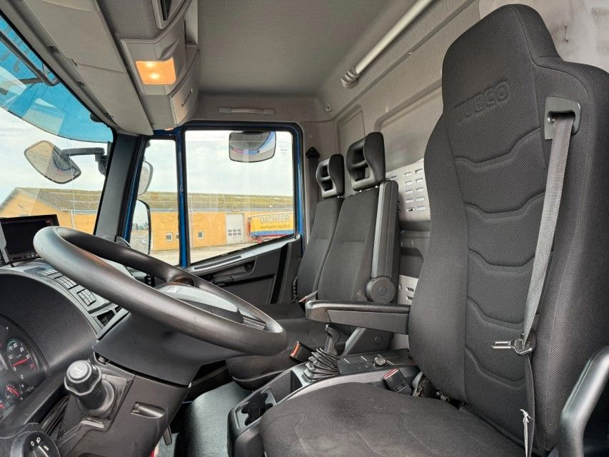 Iveco Eurocargo 120E25 4x2 Closed Box / Koffer - Tovornjak zabojnik: slika 5 Iveco Eurocargo 120E25 4x2 Closed Box / Koffer - Tovornjak zabojnik: slika 5